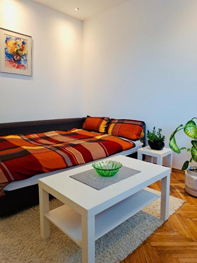 Uma- Urban Mini Apartment Skopje Luaran gambar